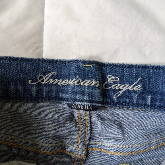 American Eagle Stretch Denim Mid Rise Short Size 2 - Picture 2 of 4